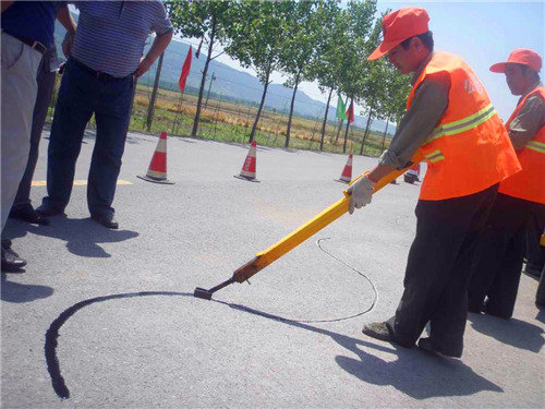 道路灌縫膠灌縫施工