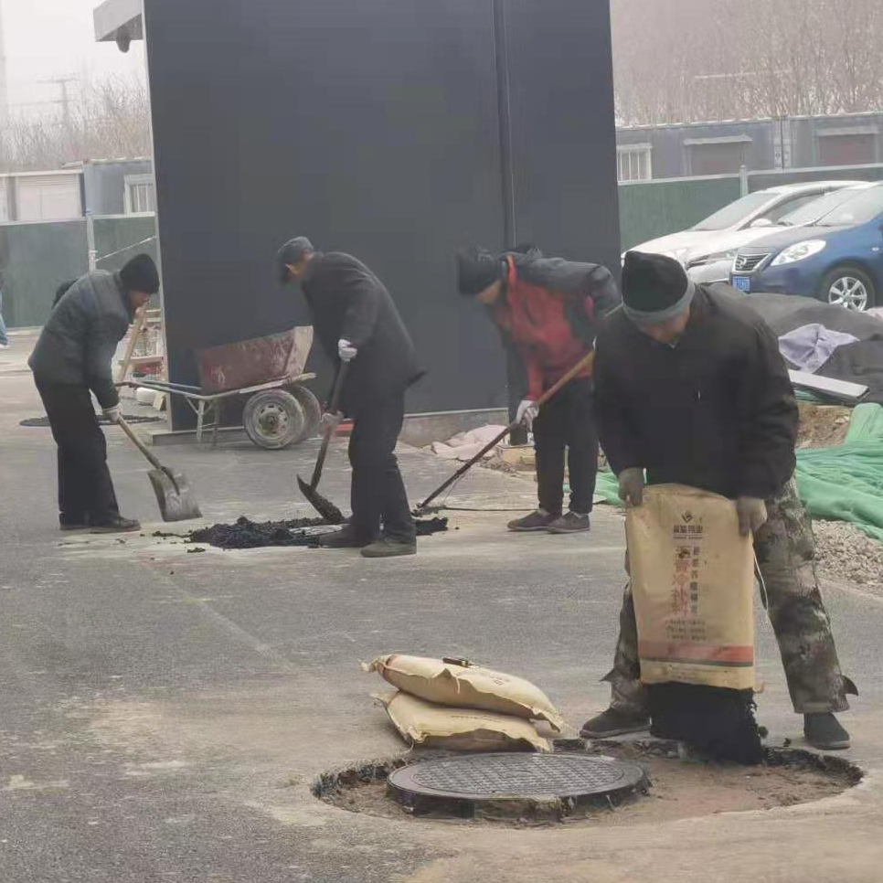 使用瀝青冷補料修補道路坑槽的優(yōu)點